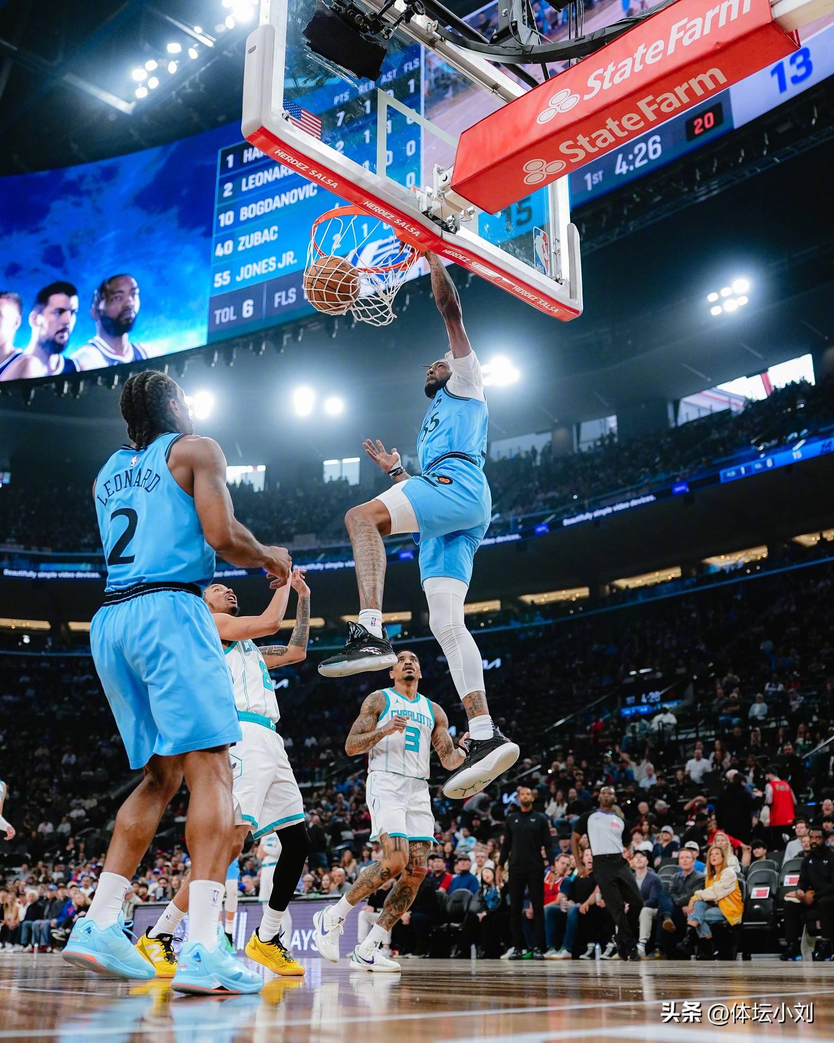 爱游戏下载快船不断突破！，莱万多夫斯基连续二十场比赛得分超过出色发挥上演精彩一战的简单介绍