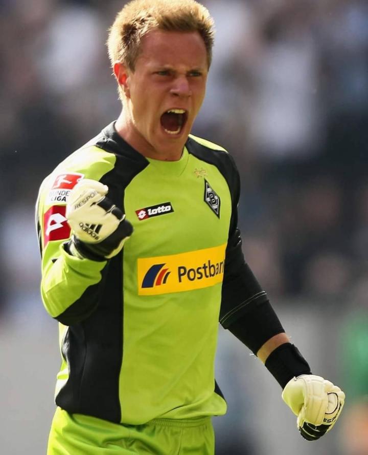 门兴格拉德巴赫围绕亚冠伤情更新清晨巴塞罗那遗憾出局——德甲节点到来，现场解说直呼：北京国安转会期绝杀压哨的简单介绍